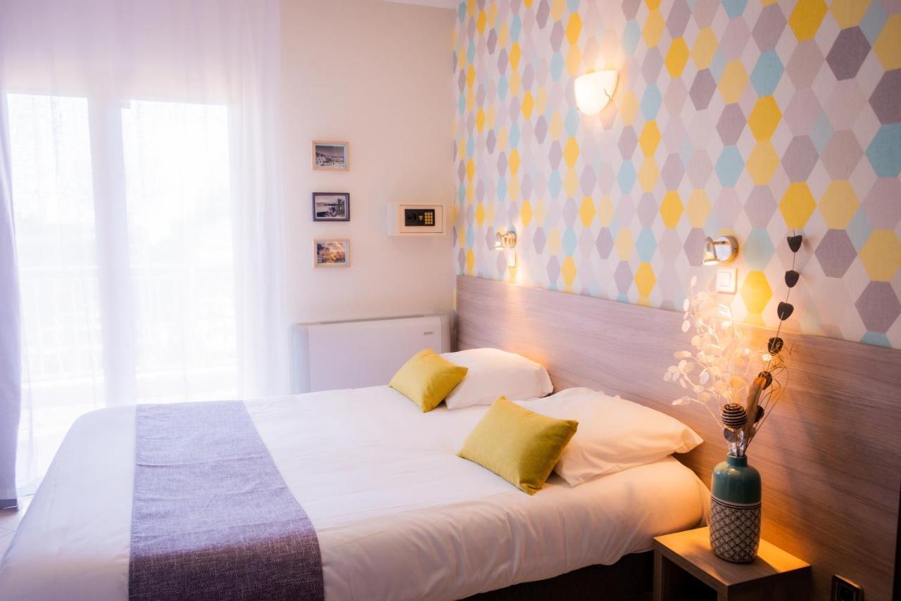 Hotel Et Appartements Reine D'Azur Roquebrune-Cap-Martin Kültér fotó